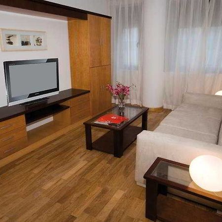 Suites Kris Aeropuerto Madrid Exterior photo